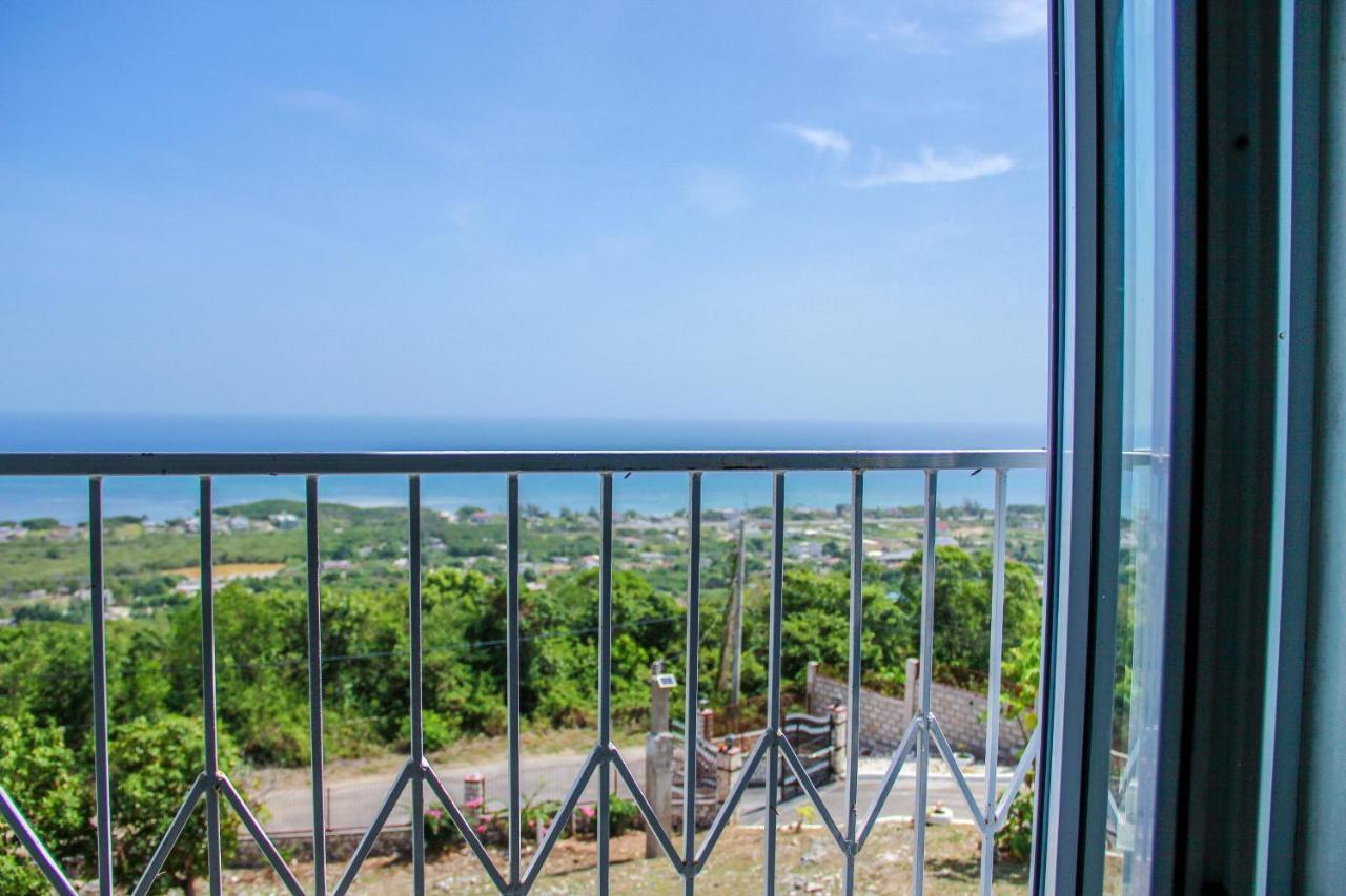 Sunshine Lodge: Your Home Away From Home Montego Bay Exterior foto