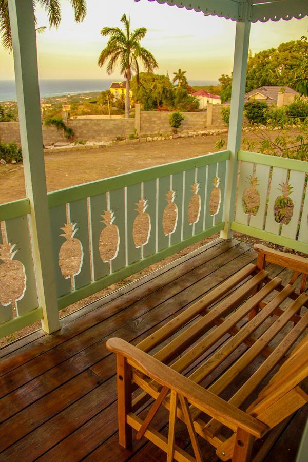 Sunshine Lodge: Your Home Away From Home Montego Bay Exterior foto