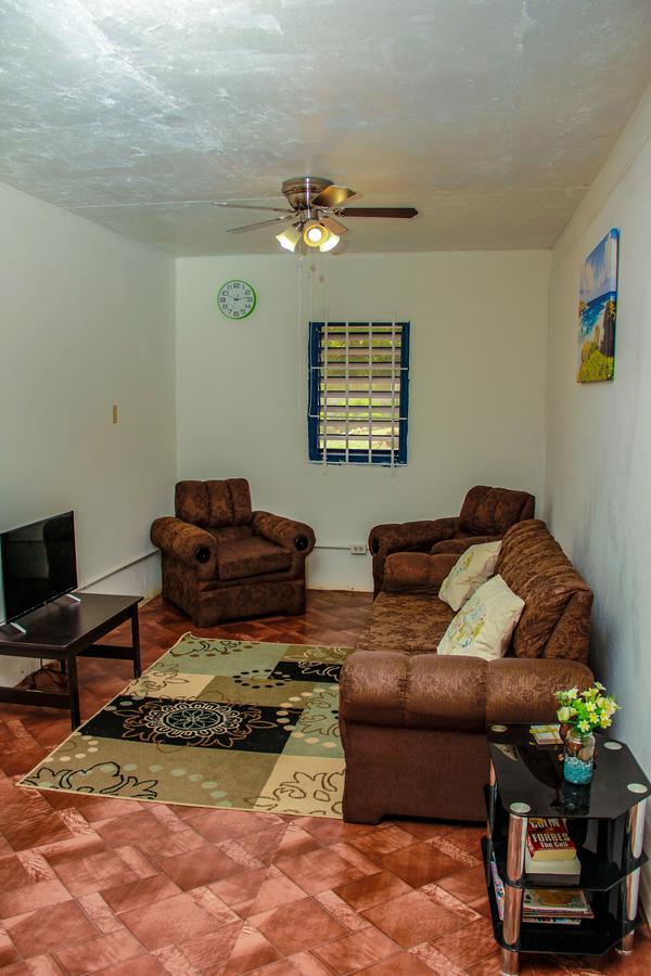 Sunshine Lodge: Your Home Away From Home Montego Bay Exterior foto